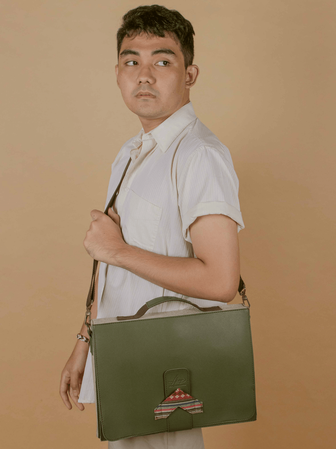 La Mesita Vegan Leather Portable Workspace in Leaf